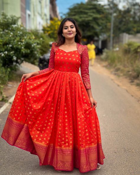 SHALINI 🌸 New Frocks Designs For Women, Long Frock Sleeves Designs, White Long Frocks For Women, Full Frock Designs For Women, Long Frock Patterns, Function Dresses For Women, Saree Long Frock Designs, Gown From Saree, Neck Designs For Frocks