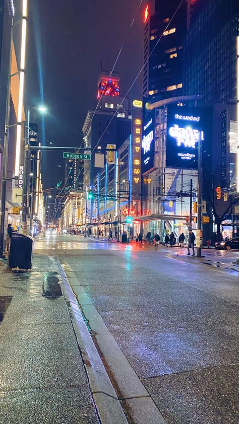 Downtown Vancouver At Night, Downtown Vancouver Aesthetic, Rainy Vancouver, Vancouver Wallpaper, Vancouver Nightlife, Vancouver Night, Vancouver Canada Photography, 2025 Goals, Japanese Wallpaper