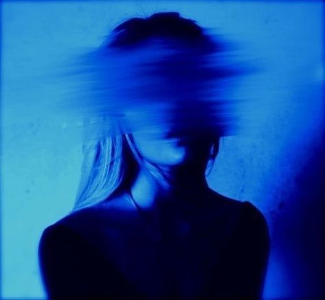 Darkblue Aesthetics, Blurple Aesthetic, Telepathic Aesthetic, Blue Aesthetic Portrait, Aesthetic Azul Dark, Dark Blue Images Aesthetic, Dark Blue Photos, Blue Aesthetic Photos, Blue Portrait Photography