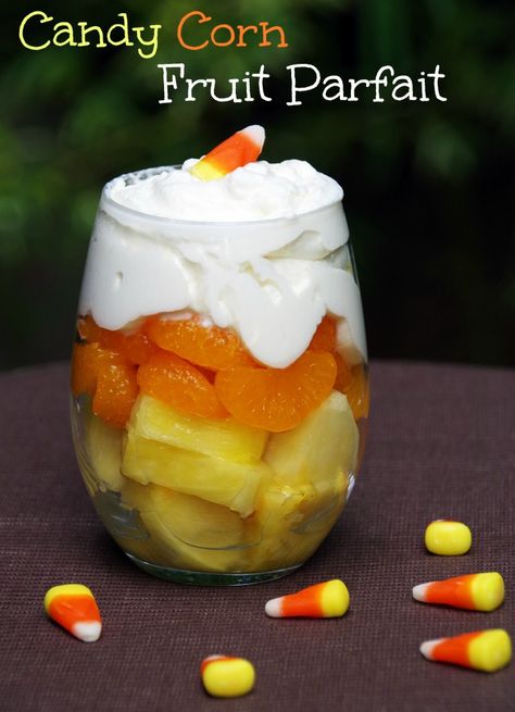 Healthy Halloween Desserts, Pasteles Halloween, Dessert Halloween, Halloween Fruit, Fruit Parfait, Halloween Dessert, Healthy Halloween, Halloween Dinner, Halloween Goodies