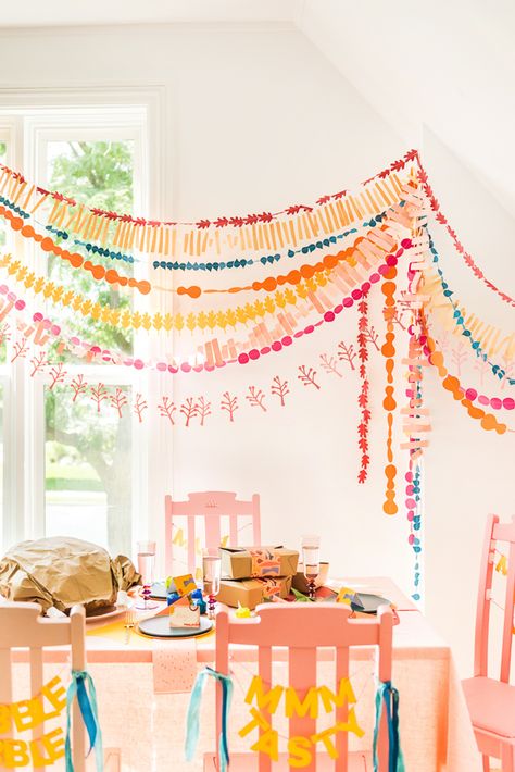 Cricut Decorations Party, Cricut Party Decorations, Printable Garland, Paper Garlands, Colorful Decorations, Birthday Garland, Beautiful Tablescapes, Thanksgiving Traditions, Party Garland