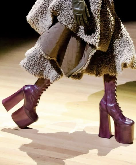 kiki boots by march jacobs at fashion week 2023 Marc Jacobs Kiki Boots, Aespa Dorm, Kiki Boots, Cows Milk, Punk Chic, Fashion Week 2023, Nancy Sinatra, Marc Jacobs Shoes, Dream Fashion