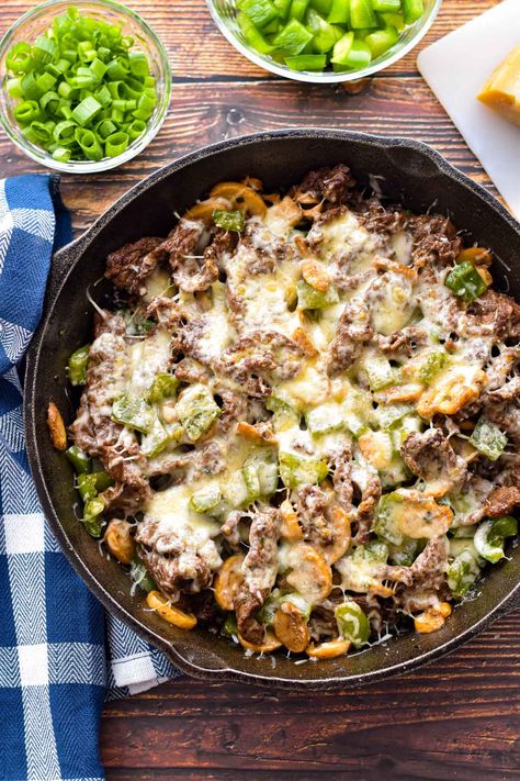 This easy Low FODMAP Keto Philly Cheesesteak Skillet dinner allows you to enjoy the best parts of a classic American sandwich without the carbs! #LowFODMAP, #Keto, #lowcarb, #grainfree, and #glutenfree with options for #lactosefree. ~ Good Noms, Honey! ~ Low FODMAP Philly Cheesesteak Skillet Dinner ~ Low FODMAP Dinner Recipes ~ Easy Low FODMAP Dinner Recipes ~ Low FODMAP Beef Recipes ~ Low FODMAP Keto Recipes ~ Low FODMAP Low Carb Recipes Easy Low Fodmap Dinner, Low Fodmap Keto, Keto Philly Cheesesteak Skillet, Philly Cheesesteak Skillet, Cheesesteak Skillet, Keto Philly Cheesesteak, American Sandwich, Gluten Free Baguette, Easy Low Fodmap