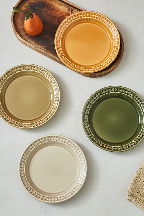 Earthy toned dinnerware for the nature-inspired home. Style the table with Portmeirion Botanic Garden Harmony, complete with embossed leafy detailing on the rim. Portmeirion Pottery, Mismatched Plates, Best Duvet Covers, White Dinner Plates, Touch Lamp, Holiday Baby, Botanic Garden, Amber Stone, Recycled Furniture