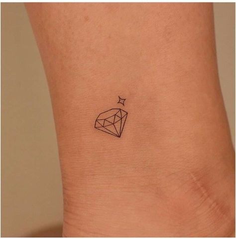 Small Penny Tattoo, Diamond Tattoo Finger, Gem Tattoo Simple, Ruby Gemstone Tattoo, Small Jewel Tattoo, Fine Line Diamond Tattoo, Small Diamond Tattoos For Women, Small Gem Tattoo, Ruby Gem Tattoo