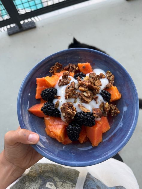 papaya, blackberries, lime juice, coconut yogurt, almond butter granola, summer, dessert, hydration Coconut Yogurt Bowl, Papaya Yogurt Bowl, Papaya Breakfast, Papaya Bowl, Almond Butter Granola, Meals Aesthetic, Granola Summer, Juice Coconut, Yogurt And Granola