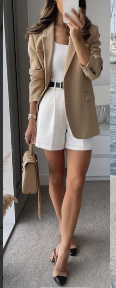 Elegant Summer Outfits Classy Chic 2024, Outfit Ideas For Women In 20s, Woman In Her 20s, European Closet, Aesthetic Closet, Modern Blazer, Look Working Girl, Gala Outfits, Closet Clothing