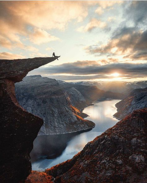 Trolltunga rock formation in Norway Hiking Places, Landscape Photography Tips, Norway Travel, Landscape Photography Nature, Beautiful Places In The World, On The Edge, Most Beautiful Places, Hetalia, Rafting