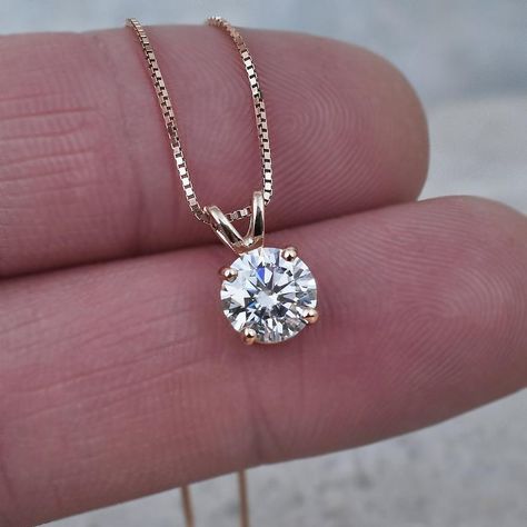 Necklace Video, Mothers Day Jewelry, Necklace Fine Jewelry, Diamond Pendants Designs, Modern Gold Jewelry, Moissanite Pendant, Gold Chain With Pendant, Moissanite Necklace, Solitaire Necklace