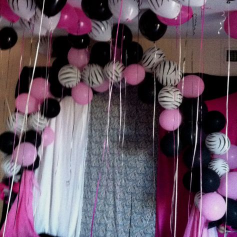 Zebra Theme...Foyer w/ Zebra Stripes/Hot Pink Balloons & Arch:) Great for Quincieneras & Sweet 16's Y2k Birthday Party Theme, 2000s Birthday Party Theme, Hot Pink Balloons, Y2k Birthday Party, Zebra Print Party, Zebra Birthday Party, Zebra Birthday, Sweet Sixteen Birthday Party Ideas, Zebra Party