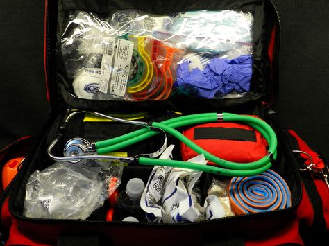 Kemp Professional Trauma bag EMS bag/EMT Bag | by Drummer.for.christ Emt School Supplies, Emt Paramedic Outfit, Paramedic Equipment, Emt Bag, Medic Bag, Emt Memes, Ems Bag, Tac Gear, Survival Techniques