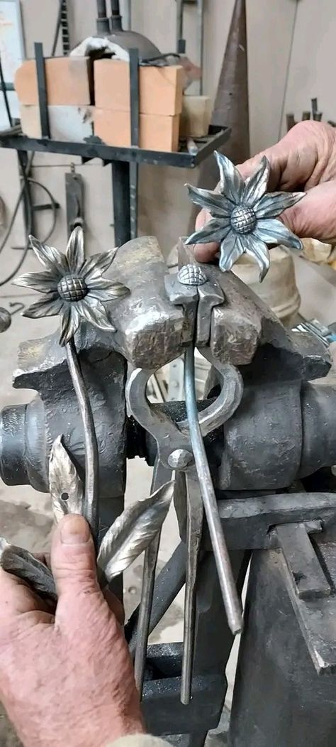 Forging Tools, Welding Crafts, Iron Jewelry, Blacksmith Projects, Leather Craft Projects, Welding Art Projects, Metal Forming, Forging Metal, Metal Garden Art