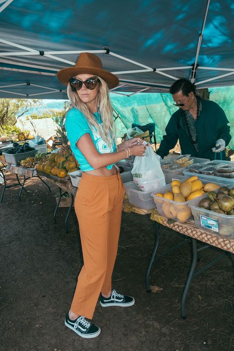 Where do Hawaiians go on vacation? Hawaii, of course. Fits Aesthetic Men, Surf Girl Style Outfits, Surfer Style Outfits, Hawaii Fits, Outfits Hawaii, The Salty Blonde, Granola Girl Outfits, Surf Girl Style, Vacation Hawaii