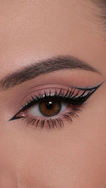 ey aesthetic eyes aesthetic eye aesthetic eye eye makeup eyes eye drawing eye make up eye makeup tutorial ey eye makeup ideas Cat Smokey Eye Makeup, Eye Makeup For Cat Eyes, Eyeliner For Wedding, Cat Eye With Hooded Lids, Prom Makeup With Eyeliner, Brown Hooded Eyes Makeup, Makeup Ideas Eyeliner Wings, Eyeshadow For Small Eyelids, Eyeliner For Double Eyelids