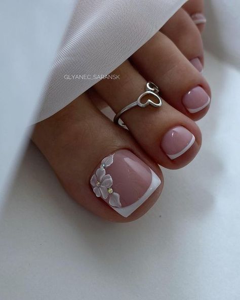 Pedicure Gel, Simple Toe Nails, Pedicure Designs Toenails, Pedicure Nail Designs, Gel Toe Nails, Summer Toes, Acrylic Toe Nails, Pretty Toe Nails, Cute Toe Nails