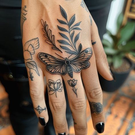 Ring Tattoo Tattoo Flash Pack Large Hand Tattoo, Fun Traditional Tattoos, Wild Thing Tattoo, Tattoo Nails Designs, Trad Hand Tattoo, Traditional Tattoo Sleeve Women, Girly Tattoos Sleeve, Traditional Insect Tattoo, American Traditional Elbow Tattoo