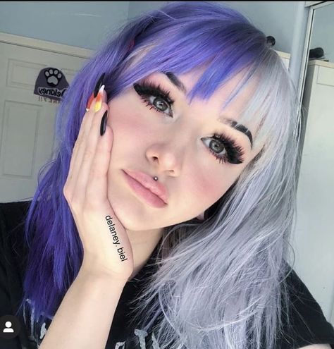 Black And Purple Hair, Half Colored Hair, Short Dyed Hair, Half And Half Hair, Split Dye, Split Dyed Hair, Dyed Hair Pastel, Hair Dye Ideas, Pink Hair Dye