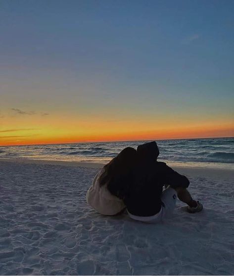 Pool Poses, Couple Moments, Beach At Night, Beach Date, Cotton Candy Sky, Sweet Kisses, My Kind Of Love, Goals Pictures, Love Travel