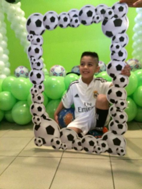 A Fun Soccer-Themed Birthday! | CatchMyParty.com Blue Soccer Party Decorations, Soccer Party Theme Ideas, Baseball And Soccer Birthday Party, Football Birthday Theme Ideas, Soccer Theme Party Ideas, Soccer Birthday Party Cake, Soccer Bday Party Ideas, Ideas For Football Party, End Of Season Soccer Party