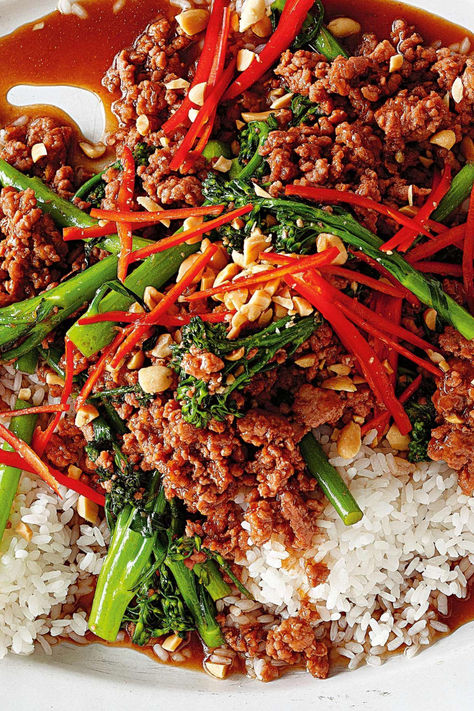 This speedy stir-fry is full of fabulous Asian flavours. Asian Minced Pork Recipes, Chinese Minced Pork Recipes, Minced Pork Stir Fry, Pork And Mushroom Stir Fry, Stir Fry Pork Belly, Char Sui Pork, Char Siu Pork, Minced Pork, Char Siu