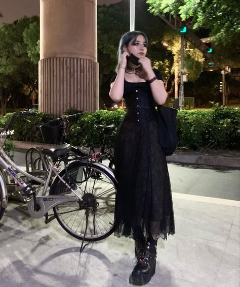 Whimsical Core, Goth Concert Outfit, Comfy Goth, Country Goth, Gothic Fits, Gothic Romanticism, Egirl Fashion, Clean Fashion, Fashion Top Outfits