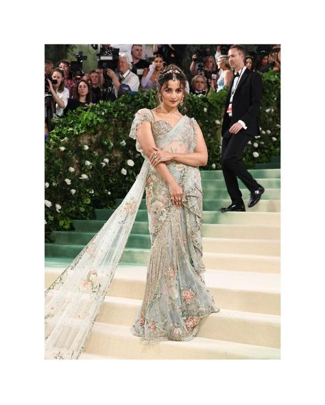 Sabyasachi (@sabyasachiofficial) • Instagram photos and videos Basra Pearls, Dolly Jain, Sabyasachi Jewellery, Human Touch, High Jewellery, The Met Gala, Alia Bhatt, Indian Outfits, Bollywood Actress