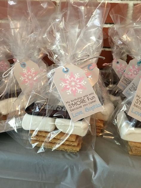 Winter Themed Party Favors, Winter Onederland Party Backdrop, Winter Wonderland One Year Birthday, Smores Party Favors, Winter Onederland Food Ideas, Winter Wonderland Baby Shower Ideas Girl, Winter Wonderland 1st Birthday Girl, First Birthday Winter Wonderland, Winter Onederland Party Girl 1st Birthdays