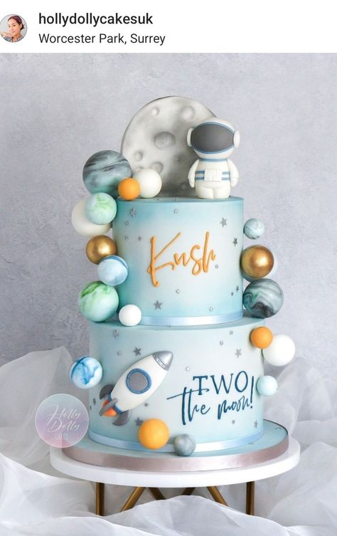 Astronaut Smash Cake, Houston We Have A One Year Old Cake, Space Theme Birthday Cake, Space Theme Cake, Rocket Cake, Modern Birthday Cakes, Boys First Birthday Cake, Space Theme Party, Baby Boy 1st Birthday Party