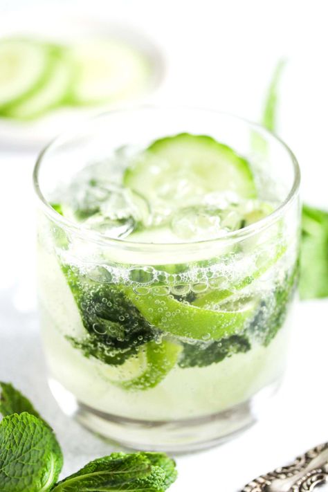 Refreshing gin mojito with mint and cucumber slices, a delicious twist on a classic mojito, perfect for warm spring and summer evenings. #whereismyspoon #ginmojito #mojitowithgin #cucumbermojito #mojitoginrecipe #ginandmintcocktail Ground Meat And Potatoes, Brownies With Black Beans, Cassis Recipe, Gooseberry Gin, Gin Mojito, German Soup, Soup With Cabbage, Low Calorie Brownies, Mint Yogurt Sauce