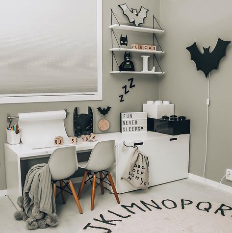 Batman Kids Rooms, Batman Bedroom, Kids Room Design Boys, Batman Room, Diy Sofa Bed, Big Boy Bedrooms, Parents Room, Find Instagram, Dekorasi Kamar Tidur