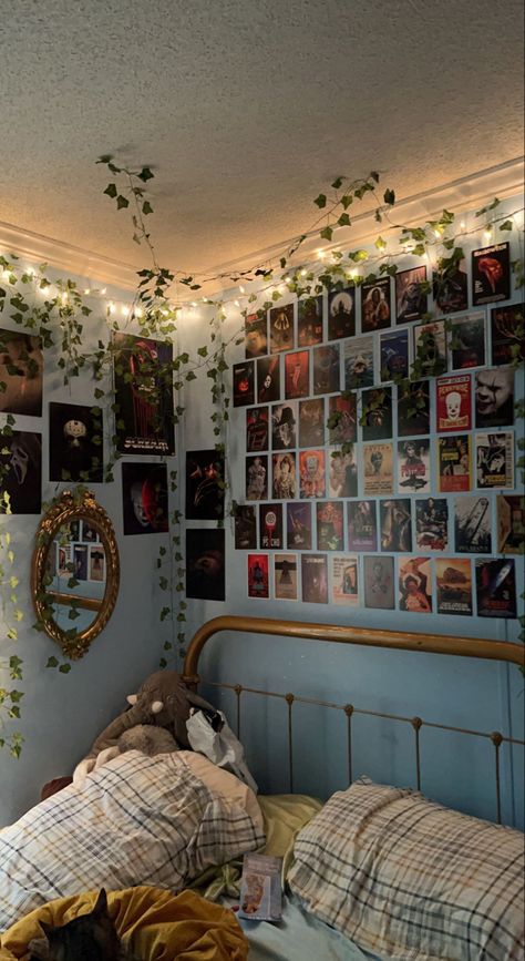 Movie Lover Bedroom, Movie Themed Bedroom, Movie Bedroom Ideas, Horror Bedroom Ideas, Horror Room Ideas, Horror Bedroom, Movie Themed Rooms, Character Bedroom, Manifestation 2024