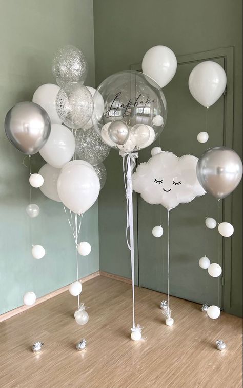 Cloud Birthday Decoration, Cloud Nine Decor, Cloud Theme Baby Shower Cake, Clouds Theme Party, Sky Baby Shower Theme, Grey Baby Shower Ideas, Party Balloon Backdrop, Cloud Balloons, Cloud Baby Shower Theme