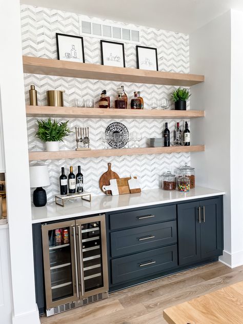 Dry Bar Ideas Basement, Dry Bar Wall Ideas, Kitchen Revamp, Home Bar Cabinet, Home Bar Rooms, Diy Home Bar, Basement Living Rooms, Coffee Bars In Kitchen, Dry Bars