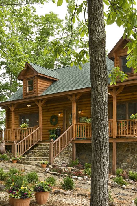 Darlington Plan, Modified Cabin - Honest Abe Log Homes & Cabins Log Home Exterior Colors, Cabin Exterior Colors, Log Home Flooring, Log Cabin House, Log Homes Exterior, Log Cabin Exterior, Cabin Style Homes, How To Build A Log Cabin, Cute Cabins