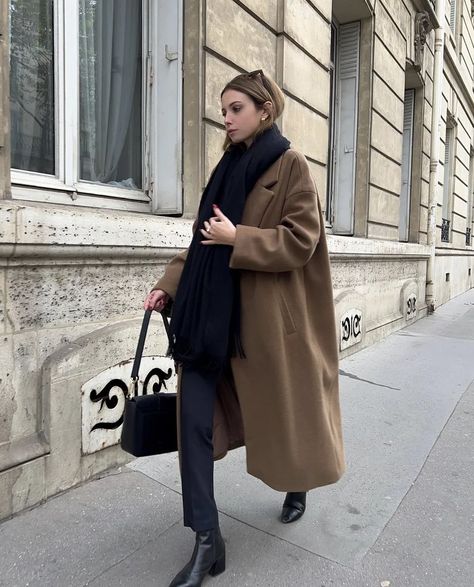 The Ultimate Guide To French Winter Fashion French Winter Outfits, French Winter Style, French Winter Fashion, Oversized Camel Coat, Brown Coat Outfit, Minimalist Winter Outfit, Wool Coat Outfit, Winter Fashion Looks, Camel Coat Outfit