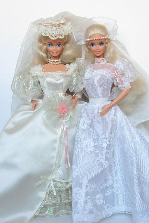 Wedding Dresses For Barbie Dolls, Vintage Barbie Wedding Dress, Collector Barbies, Wedding Barbie, Midge Wedding Barbie, Bridal Barbie, Bride Barbie, Barbie Pictures, Barbie Vibes