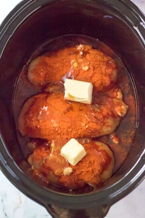 Spicy Honey Sauce, Honey Chicken Crockpot, Hot Sauce Chicken, Spicy Honey Chicken, Shredded Chicken Sandwiches, Hot Honey Recipe, Hot Honey Chicken, Honey Chicken Recipe, Buffalo Chicken Sandwiches