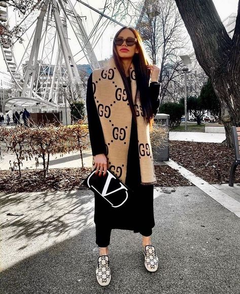 Fendi Scarf Outfit, Gucci Scarf Outfit, Wool Scarf Outfit, Fendi Scarf, Fashion Travel Outfit, Gucci Scarf, Stylish Fall Outfits, Scarf Outfit, Future Clothes