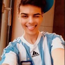 dv Abraham Mateo, Llama, Youtubers, Hollywood