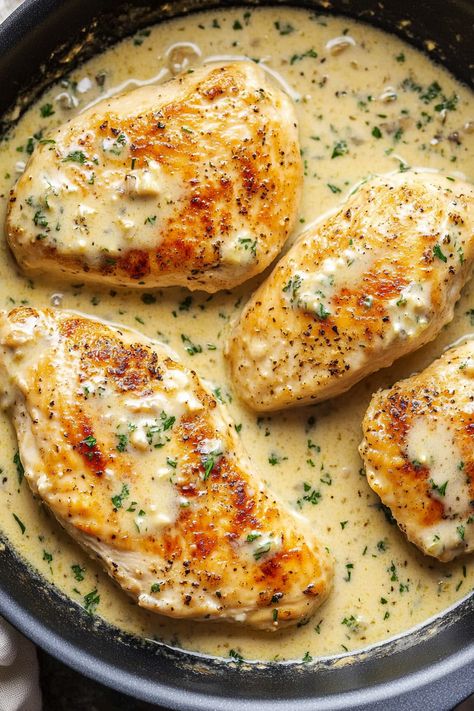 Creamy Garlic Chicken Garlic Parm Chicken Potato Skillet, Chicken On The Stove Recipes, Creamy Oven Baked Chicken Thighs, Baked Chicken Cream Of Chicken, Creamy Garlic Chicken Crockpot, Creamy Chicken Thighs Recipes, Heavy Cream Chicken Recipe, Oven Baked Creamy Chicken, Chicken Back Recipe