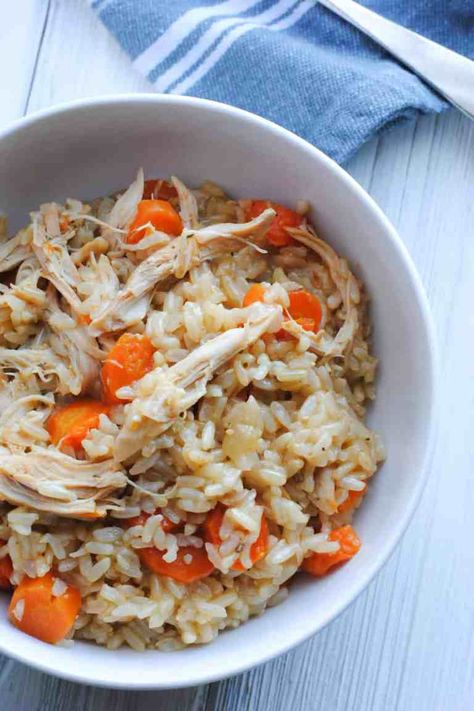 Chicken And Rice Recipe, Chicken And Rice Dishes, Creamy Chicken And Rice, Easy Chicken And Rice, Chicken And Brown Rice, Brown Rice Recipes, Healthy Weeknight Dinners, One Pot Meal, Chicken And Rice