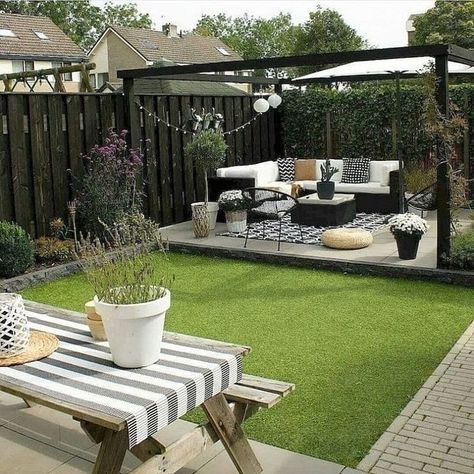 Get inspired with our SMALL URBAN GARDEN DESIGN IDEAS. Our images will inspire you, taking your design ideas to the next level. Get inspired with Houszed... #smallurbangardendesignideas #smallurbangardendesignbackyardideas #smallgardendesignideas #smallgardendesignideasinspiration #smallgardendesign #smallgardenideas #smallgardenideasbackyard #smallurbangardendesign #smallurbanbackyard #smallurbanbackyardideas #smallurbangardenideas #smallurbanbackyarddesign #minibackyardideassmallspaces #miniba Gard Modern, Moderne Have, Landscape Gardening, Outdoor Space Design, Terrace Garden Design, Back Garden Design, Luxury Garden, Garden Designer, Gardens Design