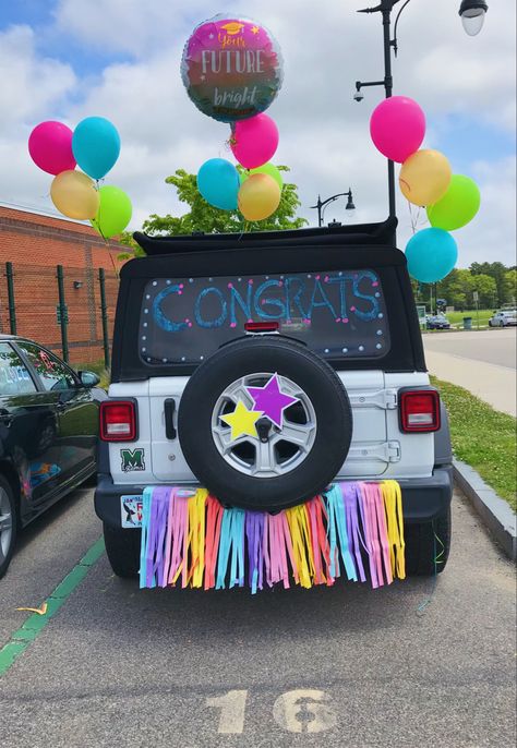 Car Decorations For Graduation, Prom Car Decorations, 5th Grade Graduation Car Parade Ideas, Car Parade Decorations Ideas Graduation, Decorated Car For Graduation, Senior Car Decorating Ideas 2020 Parade, Last Day Of School Car Decoration, Graduate Car Decoration, Decorating Car For Graduation