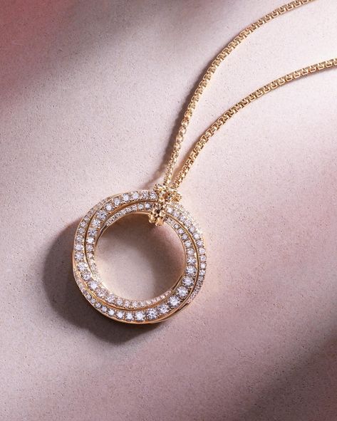 Simple Diamond Jewelry, One Plus One, Diamond Pendants Designs, Fancy Jewelry Necklace, Pretty Jewelry Necklaces, Diamond Pendant Sets, Diamond Pendants, Fancy Necklace, Simple Diamonds