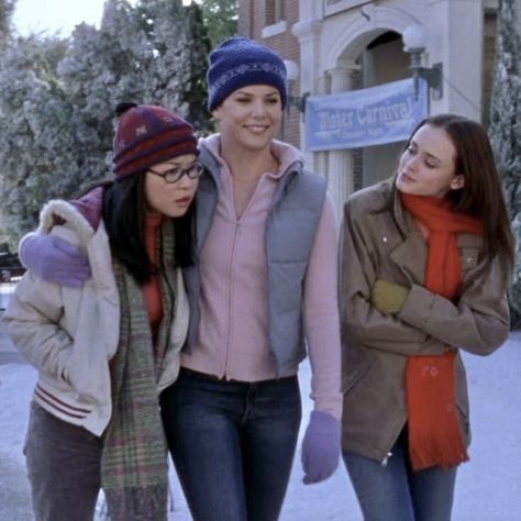 gilmore girls Gilmore Girls, Lane Kim Aesthetic, Gilmore Girls Lorelai, Lane Kim, Rory Gilmore, The Snow, My Favorite, Tv