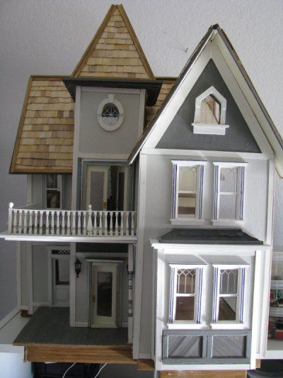 FFfrontrooftrim Fairfield Dollhouse, Fairfield House, Doll House Plans, Miniature Dollhouse Furniture, Cardboard House, Dolls House Interiors, Modern Dollhouse, Miniature Kitchen, Cottage House Plans