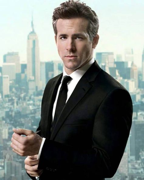 Ryan Ryan Reynolds Smile, Goal Physique, Ryan Reynolds Deadpool, A Man In A Suit, Man In A Suit, Chris Pine, The Perfect Guy, Famous Men, Ian Somerhalder