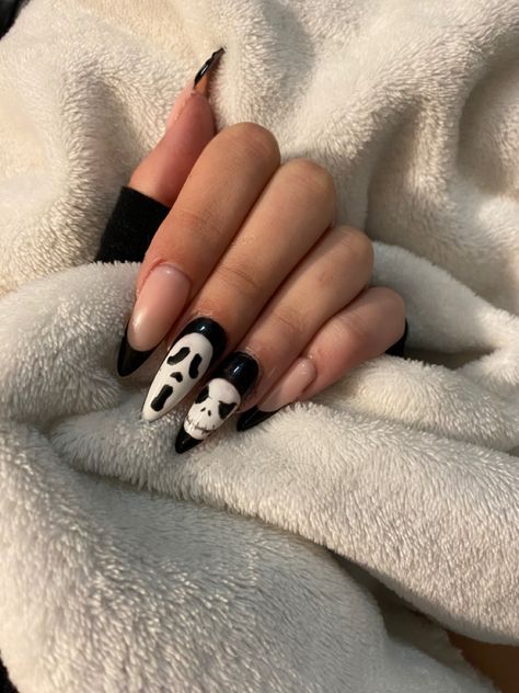 Jack The Skeleton Nails, Skeleton Nails Designs, Nails Inspiration Halloween, Jack Skeleton Nails, Black And White Halloween Nails, Jack Nails, Skeleton Nails, Jack Skeleton, Nails Designs