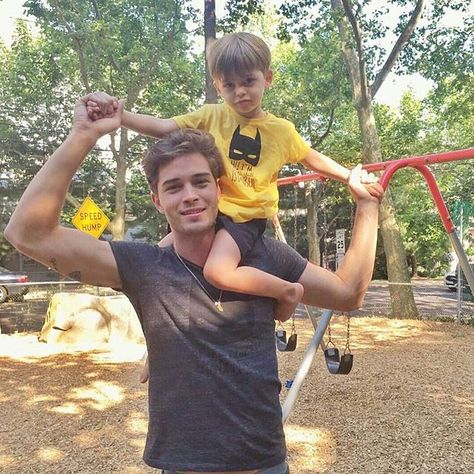 Happy father's Day  Sorry, I'm late.. @chico_lachowski @milo_lachowski #franciscolachowski #chicolachowski #milolachowski @mavi Chico Lachowski, Model Citizen, Francisco Lachowski, So Proud Of You, Teachers Pet, Aesthetic Boy, Beauty Shoot, Most Handsome Men