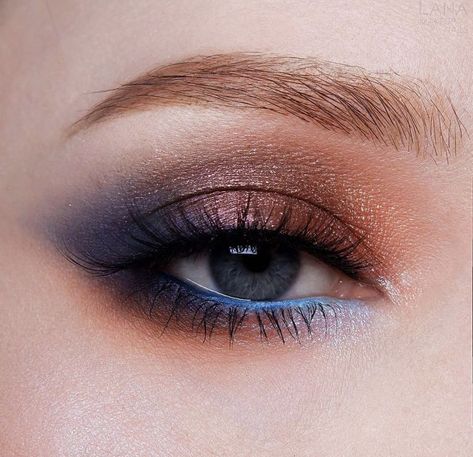 Winter Makeup Blue Eyes - Get all your supplies met with just one simple click to visit. Take Action TODAY! Makeup Blue Eyes, Teknik Makeup, Maquillage On Fleek, Eye Makeup Pictures, Smink Inspiration, Makijaż Smokey Eye, Eye Makeup Designs, Dope Makeup, Winter Makeup